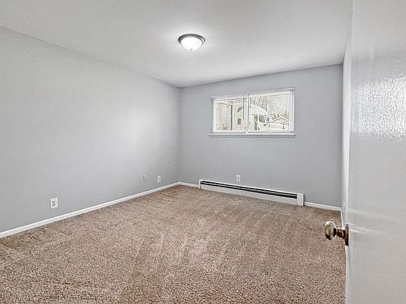 3rd image of 531 W 20th St APT 26