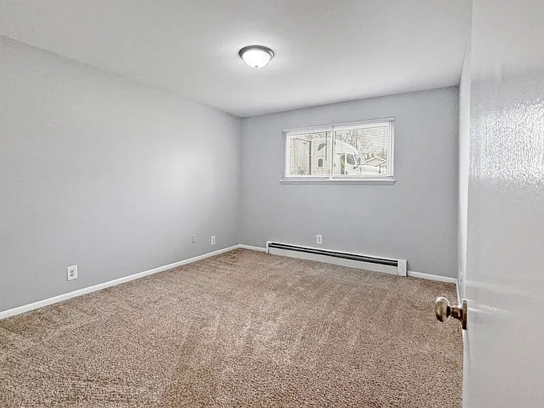 531 W 20th St #26 — Photo 3