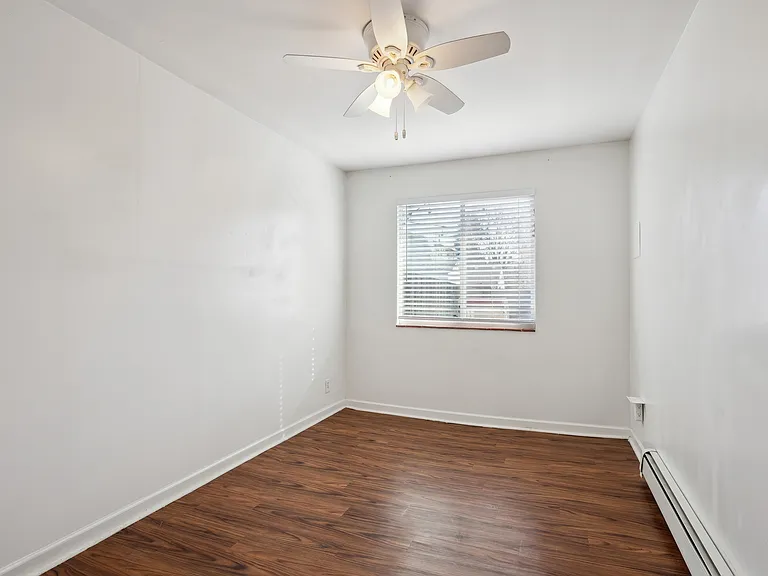 1680 N Syracuse St — Photo 12