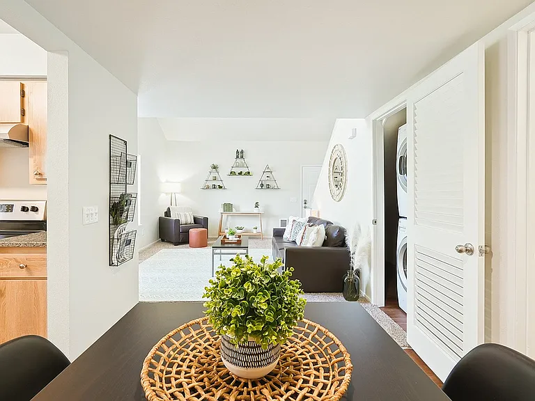 3225 Kinsrow Ave - WEB-31 (1)