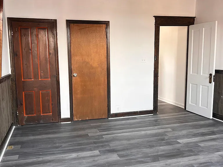 229 N Curley St #B — Photo 8