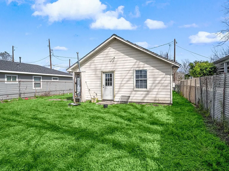 5607 Barton St — Photo 5