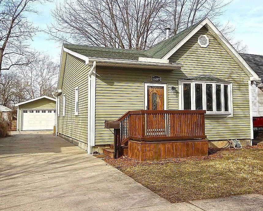 1st image of 1609 S Walnut St