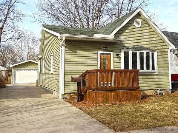 1609 S Walnut St, Springfield, IL 62704