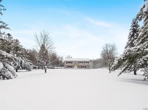 2470 Lamson Rd, Phoenix, NY 13135