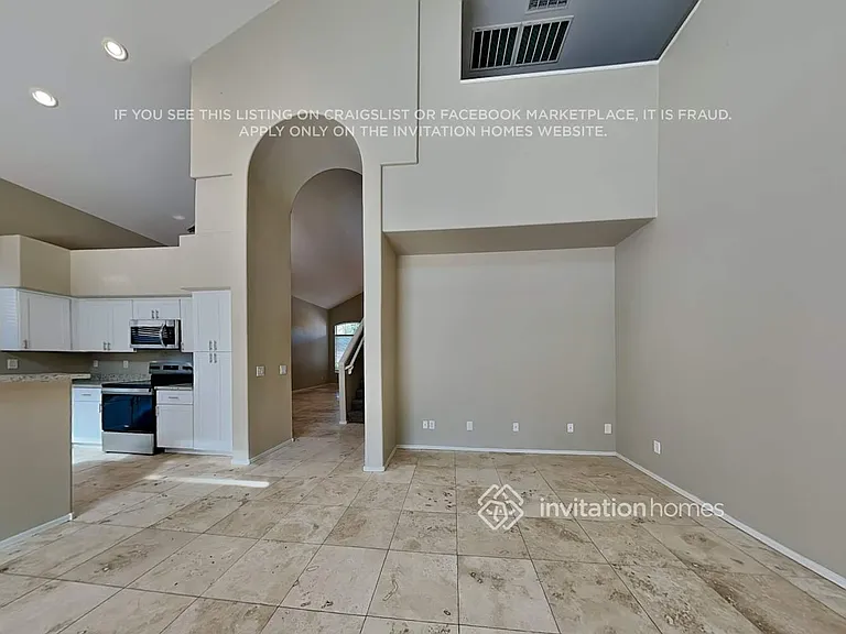 13607 W Acapulco Ln — Photo 8