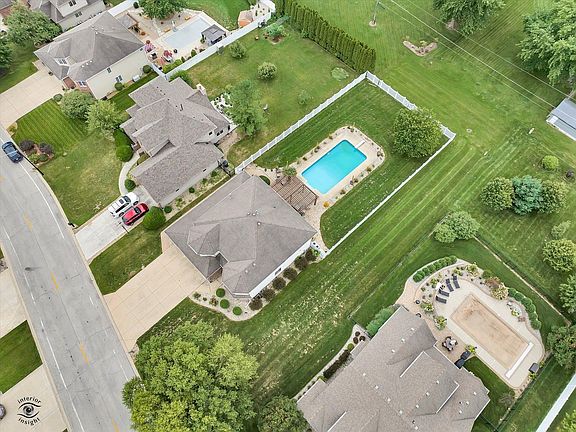 2nd image of 285 Barrington Dr