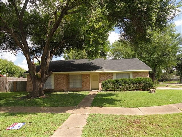 1st image of 12026 Langdon Ln