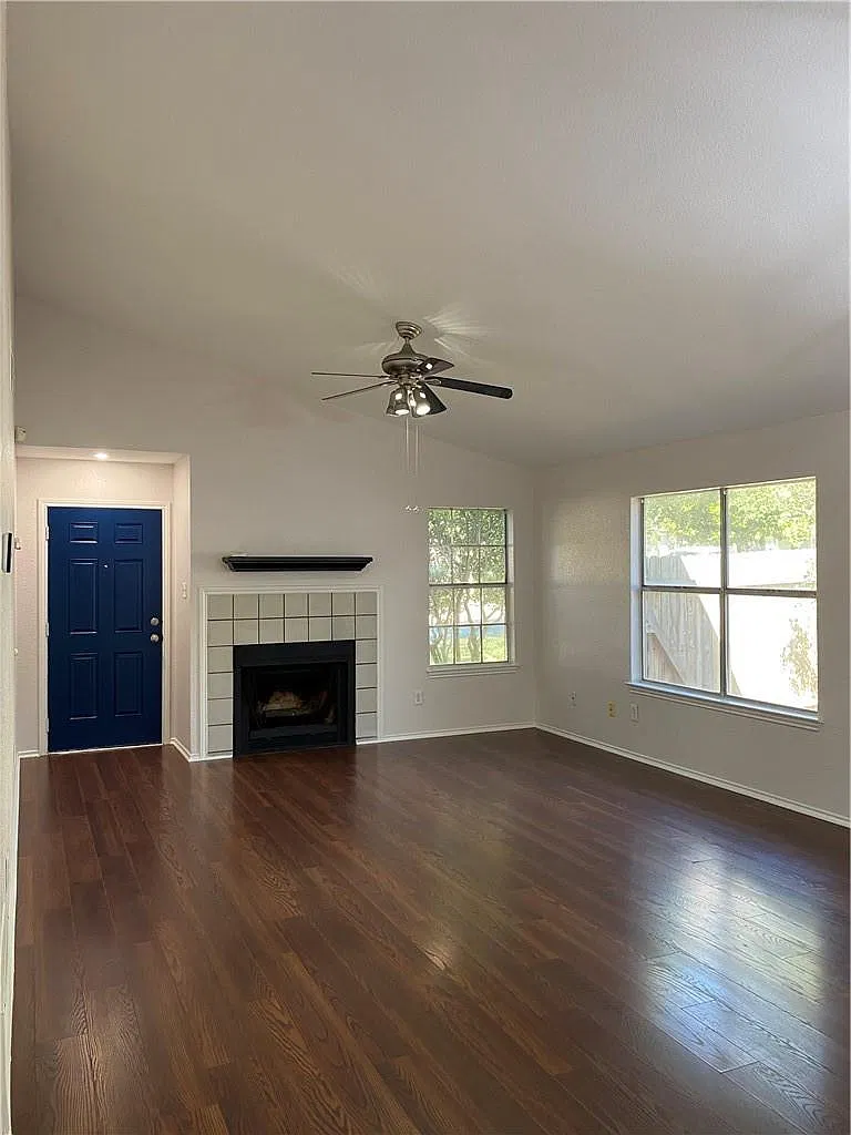 2 bed, 2.0 bath, 1023 sqft, $1,950 — Photo 3