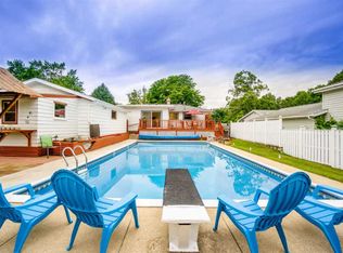 121 Garnet Ln, Madison, WI 53714