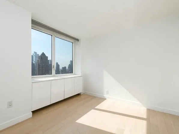 301 West 53rd Street image 8 of 8
