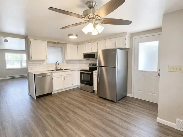 1137 W South Park Ave #D, Oshkosh, WI 54902