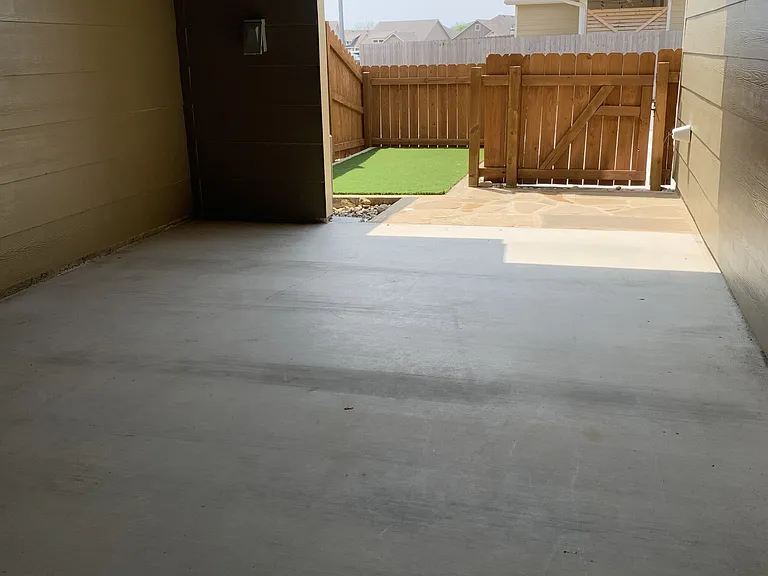 7607 Stonehollow Dr — Photo 5