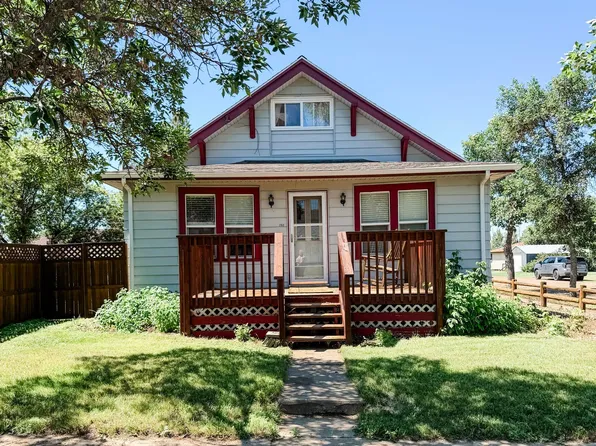 202 S 2nd Ave, Medicine Lake, MT 59247