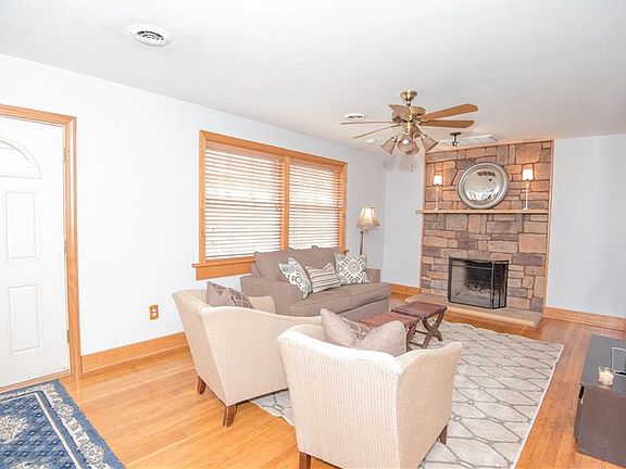 3rd image of 6716 Cozy Ln