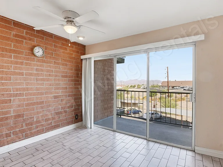 89 Acoma Blvd N #18 — Photo 10