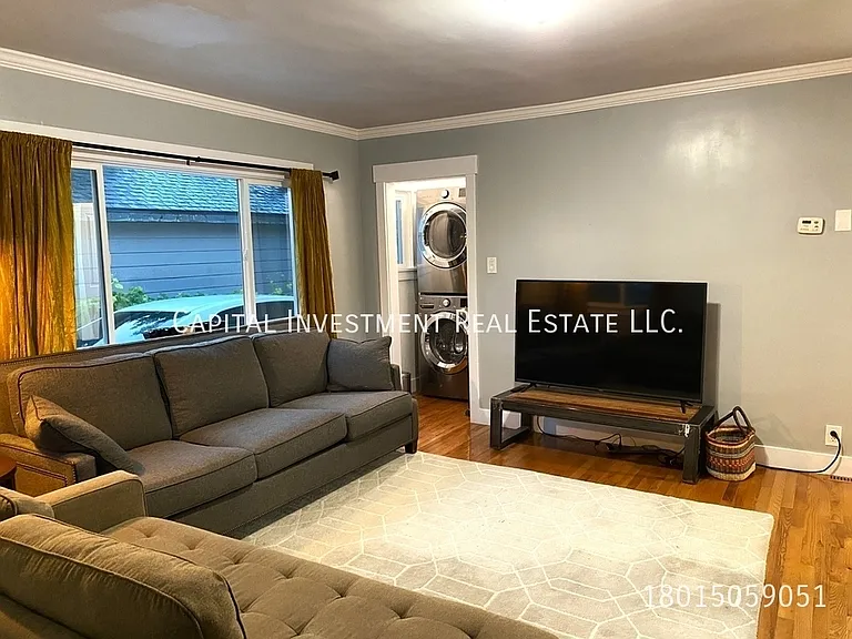 777 E Redondo Ave — Photo 4