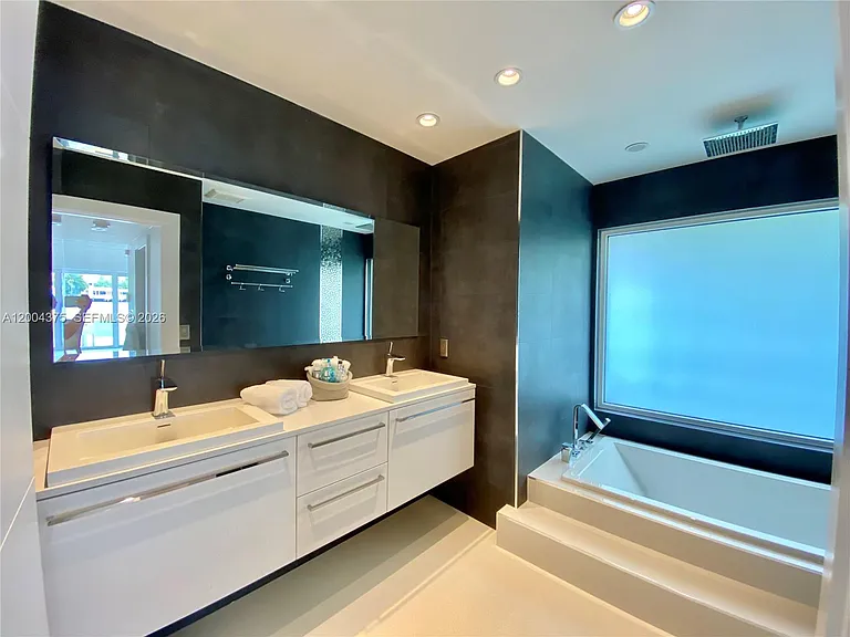 265 N Shore Dr — Photo 15