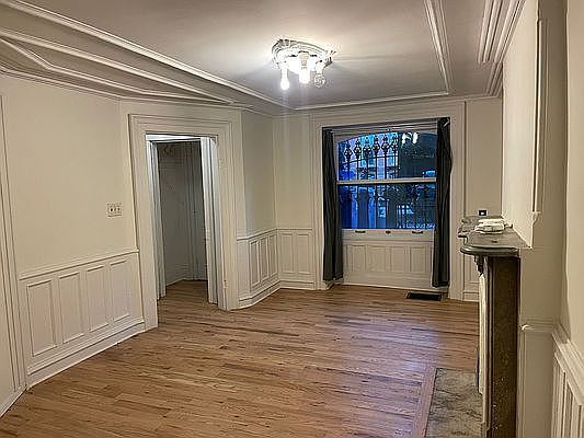 1st image of 132 Saint James Pl