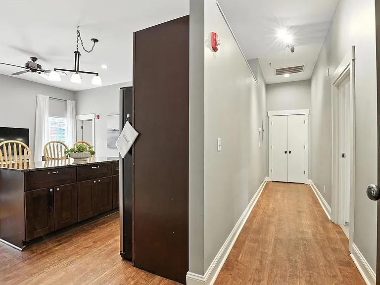 492 N Thomas St — Photo 20