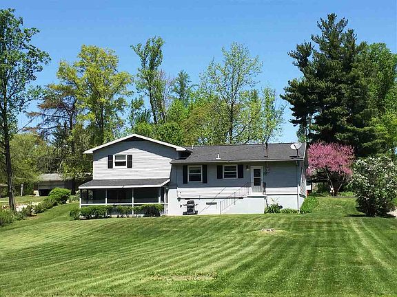 2nd image of 3731 Oak Leaf Dr