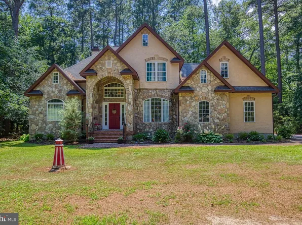 120 Twin Harbor Rd, Reedville, VA 22539