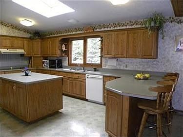 5th image of 2940 Erich Dr