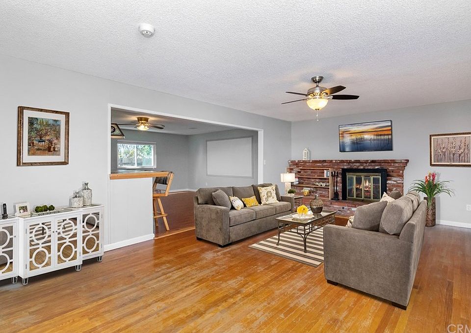 2nd image of 8767 Hiel St