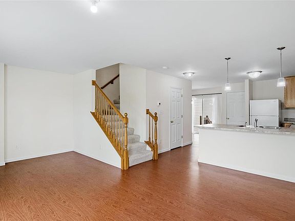 5th image of 1837 Basston Dr