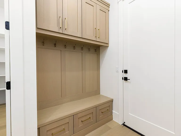 345 E Sidbury Rd — Photo 12