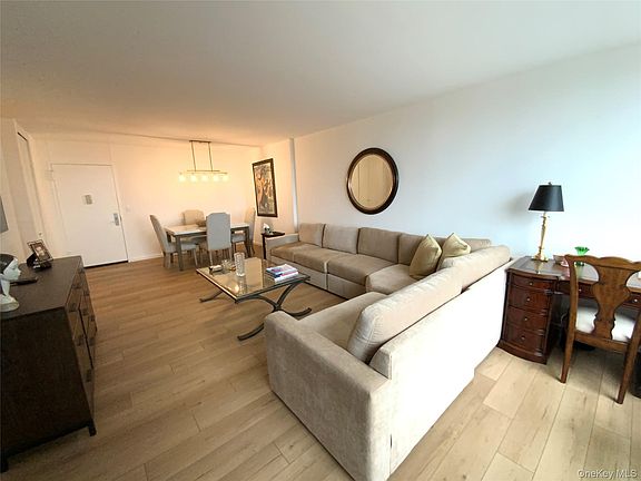 2nd image of 27010 Grand Central Parkway #3R