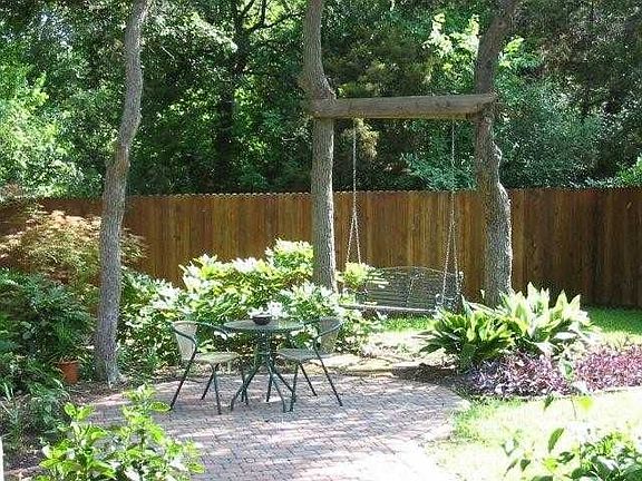 5th image of 2520 Plantation Dr