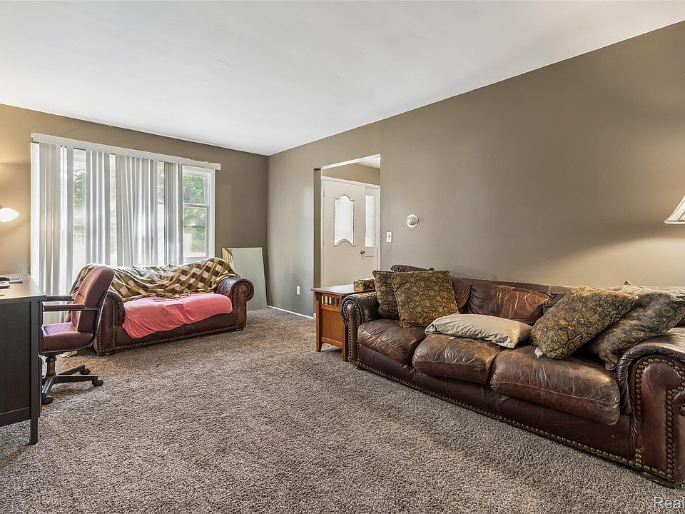 4th image of 2329 Melody Ln