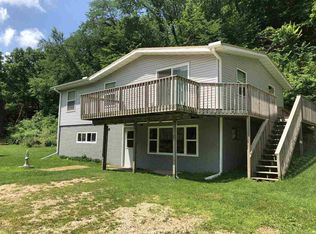 34968 Mesquite Rd, Colesburg, IA 52035