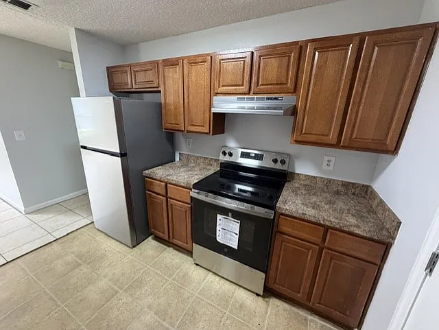 3 bed, 1194 sqft, $1,600 — Photo 4
