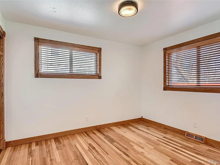 4010 S Jason St — Photo 7