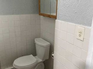 425 2nd St APT 4, Carlstadt, NJ 07072