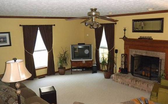 5th image of 103 Lord North Ct