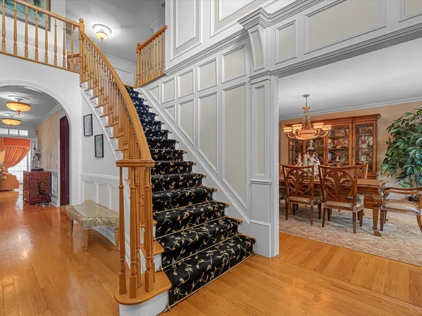 4 Point Crescent image 3 of 25