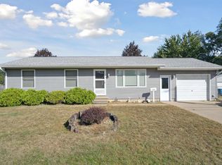 1101 Roosevelt St, Waterloo, IA 50707