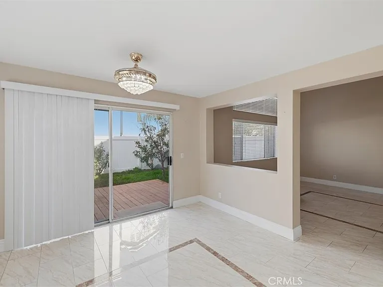 930 Primrose Ln — Photo 13