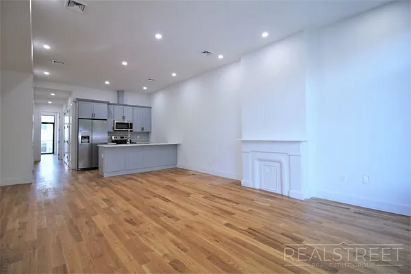 Rented by Ankor Management | media 2