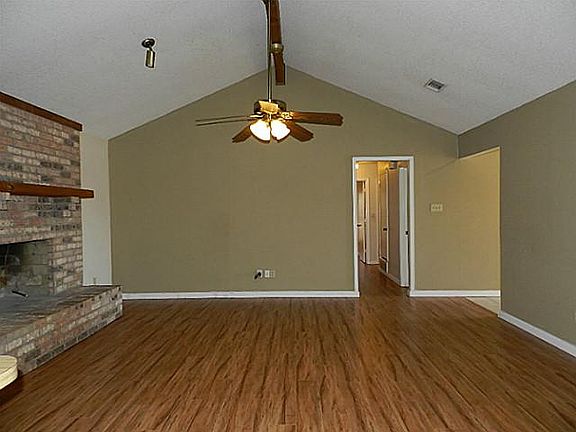 3rd image of 1424 Strickland Dr
