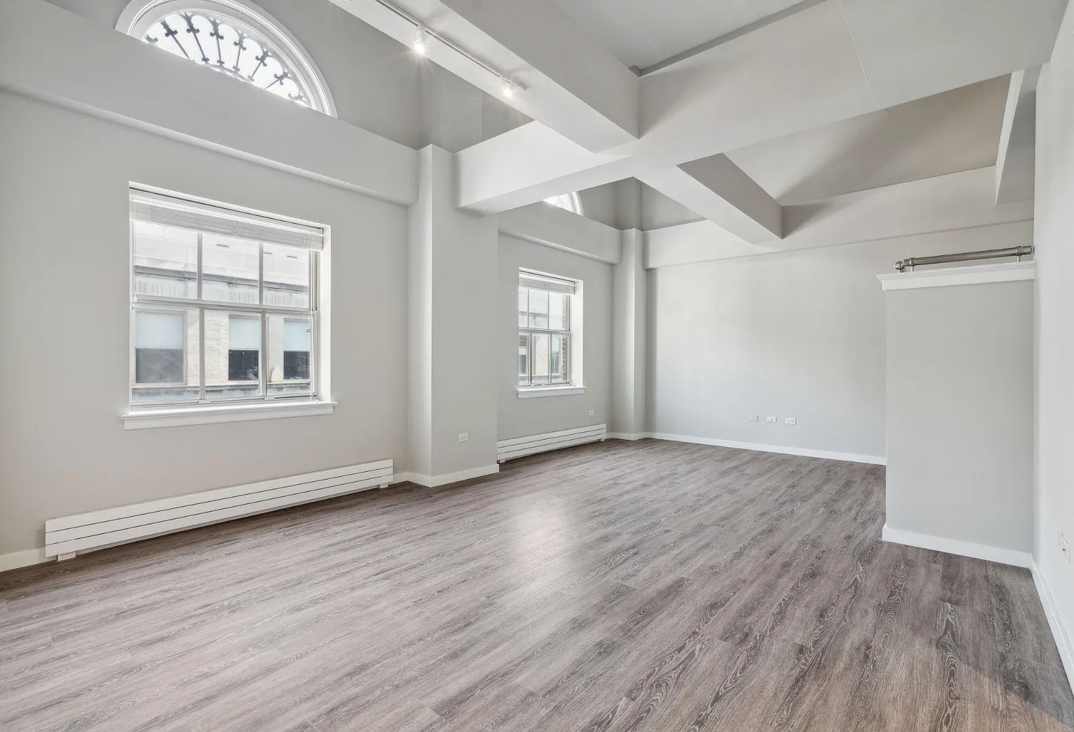 1 bed, 806 sqft, $2,675 — Photo 2