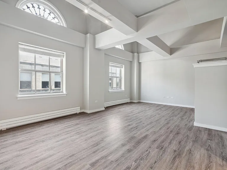 875 Sansom St #Penthouse 103 — Photo 2