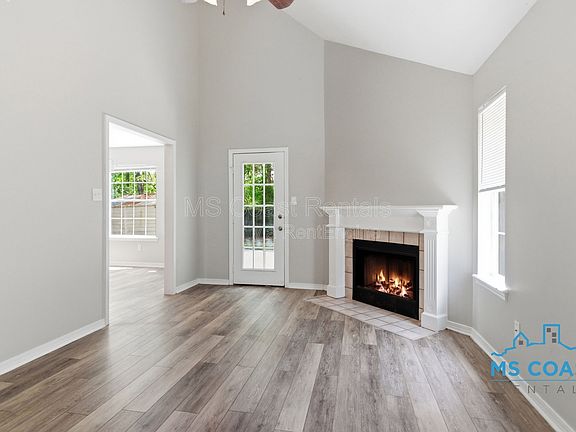 3rd image of 11136 Windsor Hill Dr