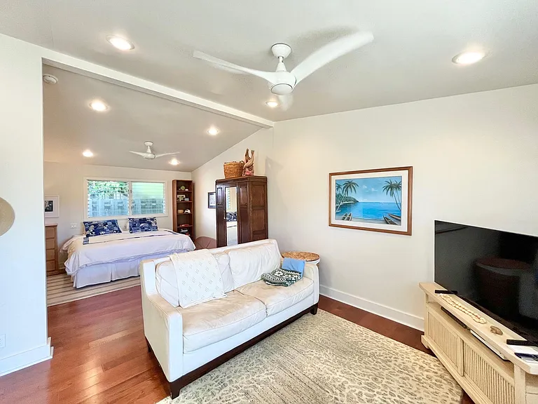 4th bedroom suite with separate entrance