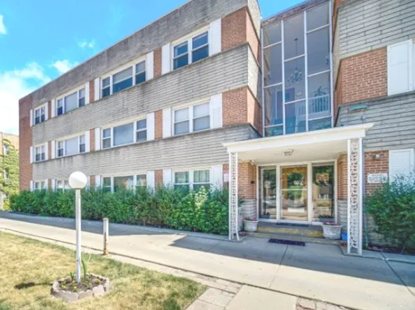 4949 Church St APT 305, Skokie, IL 60077
