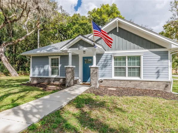 8687 E Jefferson St, Floral City, FL 34436