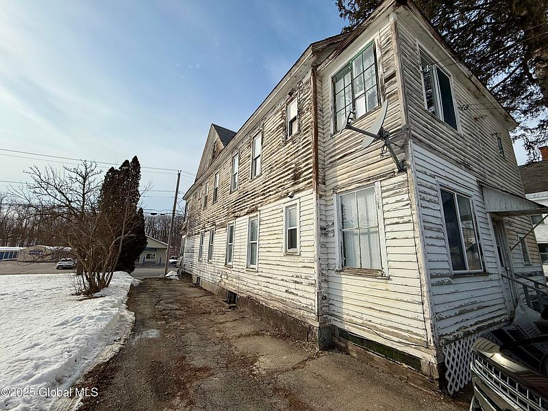 4th image of 249 Forest Avenue